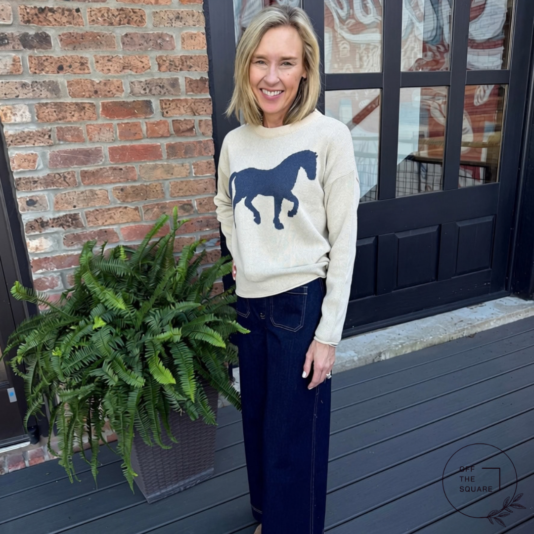 Town Pride Horse Front Sweater Cream