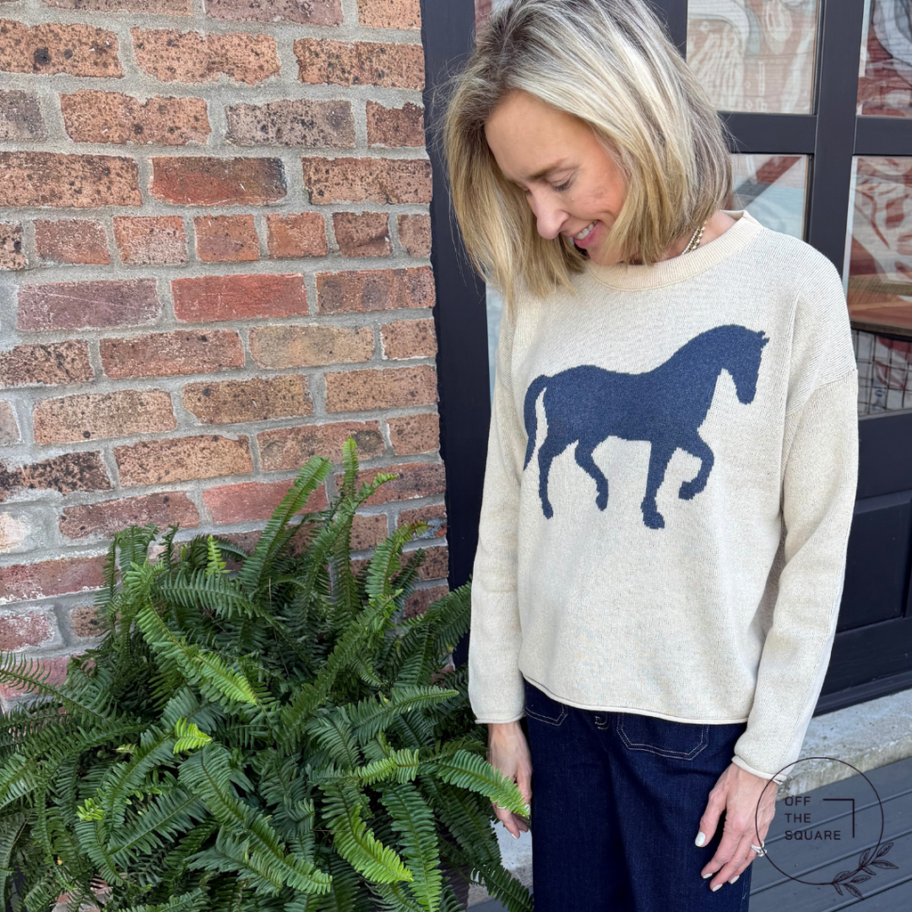 Town Pride Horse Front Sweater Cream
